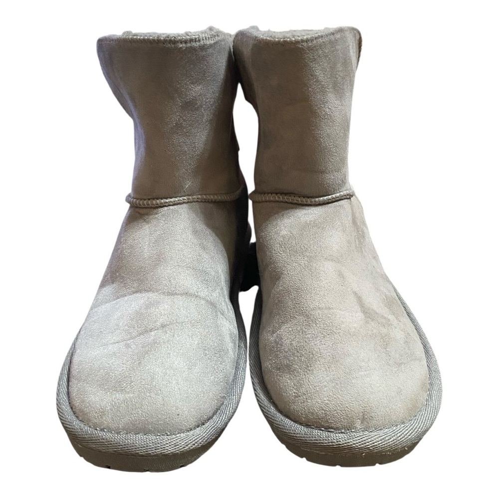 Cozy Grey Winter Boots for Women 8
